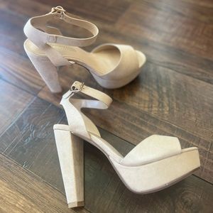 Dream Pairs Nude Block Heels